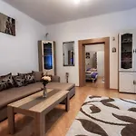 Centrul Vechi - 67sqm - 2min To Counsel Square *