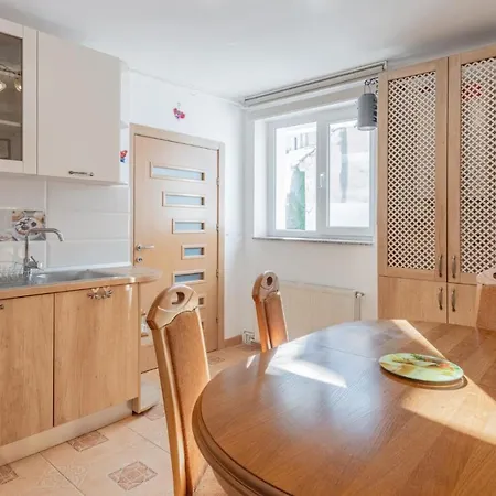 Centrul Vechi - 67sqm - 2min To Counsel Square
