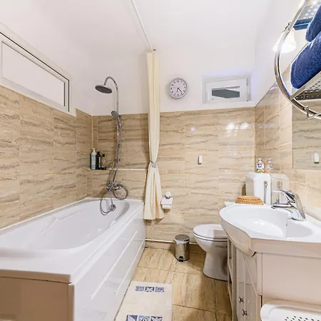 Centrul Vechi - 67sqm - 2min To Counsel Square *