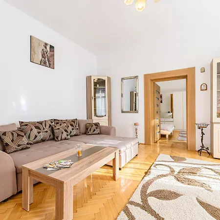 Centrul Vechi - 67sqm - 2min To Counsel Square Lägenhet Braşov