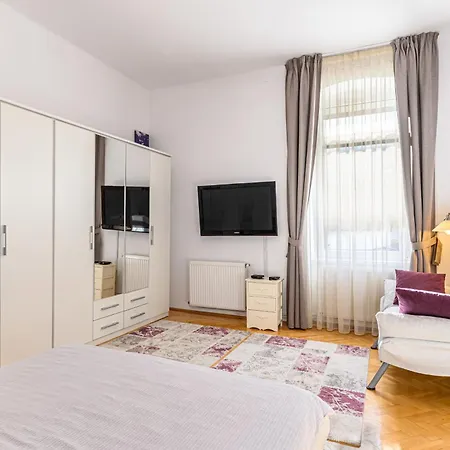 Centrul Vechi - 67sqm - 2min To Counsel Square Appartamento Braşov