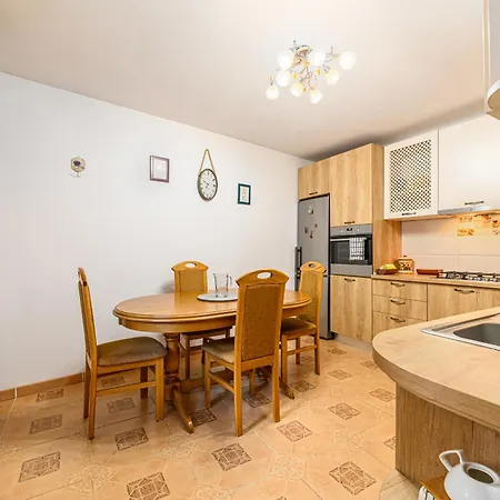 Centrul Vechi - 67sqm - 2min To Counsel Square * בראשוב