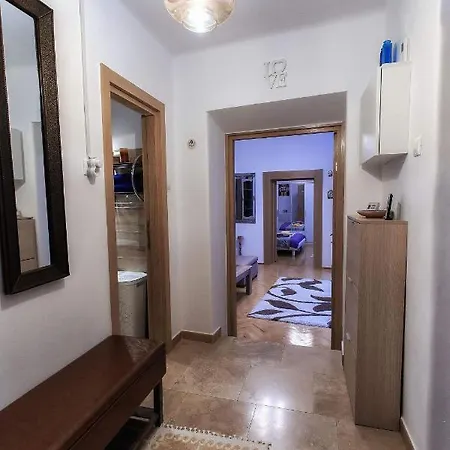 Centrul Vechi - 67sqm - 2min To Counsel Square דירה