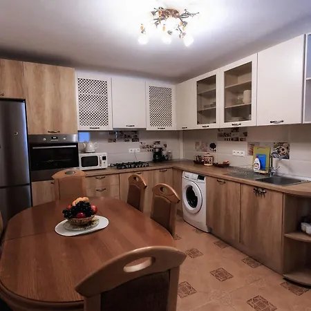 Centrul Vechi - 67sqm - 2min To Counsel Square Apartment *