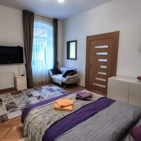 Centrul Vechi - 67sqm - 2min To Counsel Square * Braşov