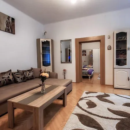 Centrul Vechi - 67sqm - 2min To Counsel Square *