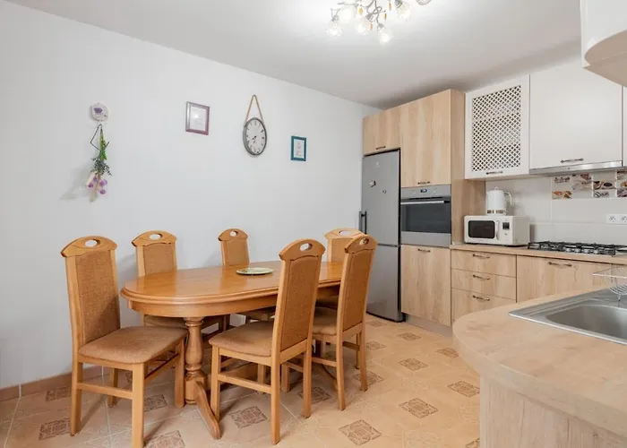 Centrul Vechi - 67sqm - 2min To Counsel Square *