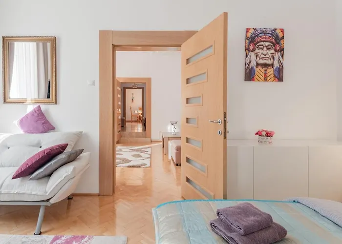 Lägenhet Centrul Vechi - 67sqm - 2min To Counsel Square *