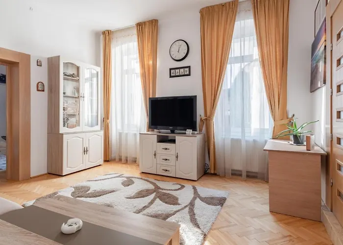 Centrul Vechi - 67sqm - 2min To Counsel Square Brasov