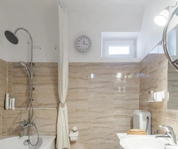 Centrul Vechi - 67sqm - 2min To Counsel Square Apartment