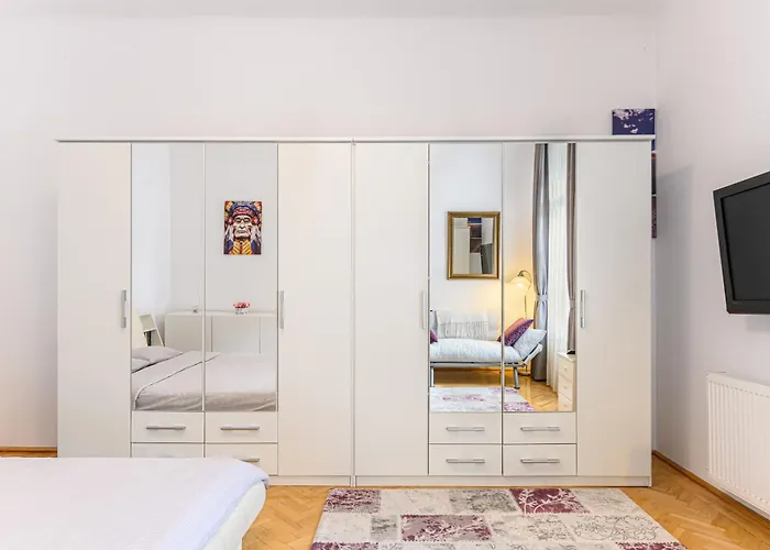 Lägenhet Centrul Vechi - 67sqm - 2min To Counsel Square