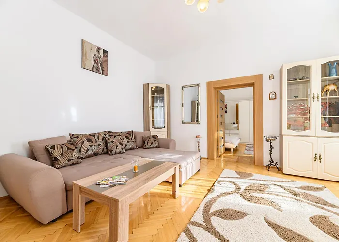 Centrul Vechi - 67sqm - 2min To Counsel Square Apartment Brasov