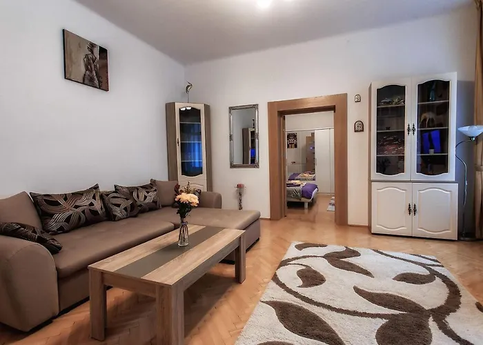 Centrul Vechi - 67sqm - 2min To Counsel Square *